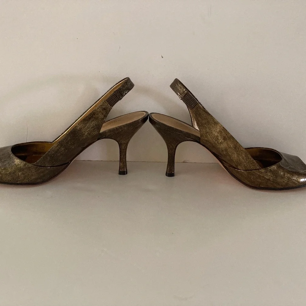 Antonio Melani Golden Bronze Peep Toe Slingback Heels/Size 8M/NEW/NEVER WORN!